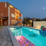 Spark With Heated Pool In Rogoznica * Zečevo