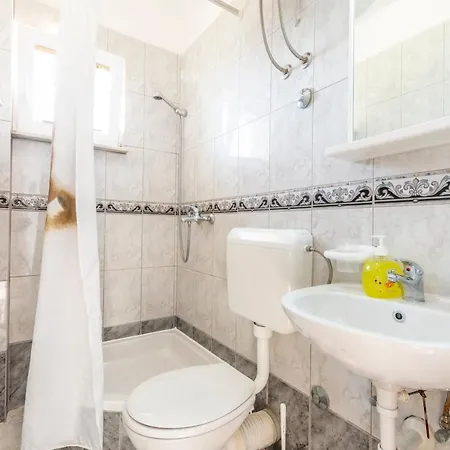 Spark With Heated Pool In Rogoznica 빌라