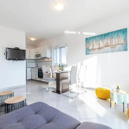 빌라 Spark With Heated Pool In Rogoznica