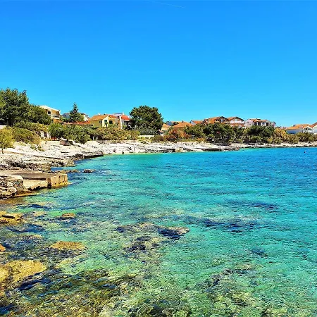 Spark With Heated Pool In Rogoznica Zečevo