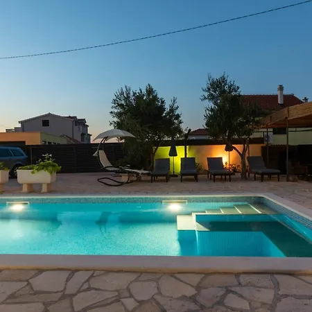 Villa Spark With Heated Pool In Rogoznica *