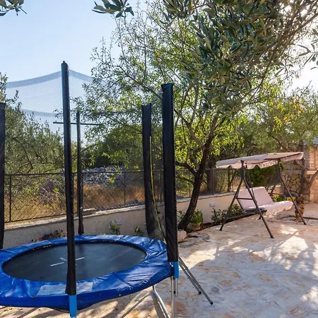 Spark With Heated Pool In Rogoznica *