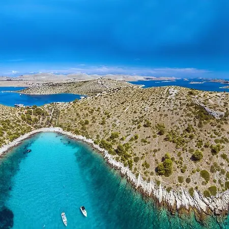 Spark With Heated Pool In Rogoznica *