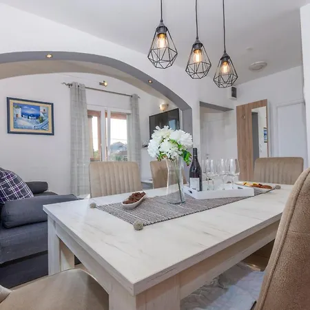 Spark With Heated Pool In Rogoznica Villa