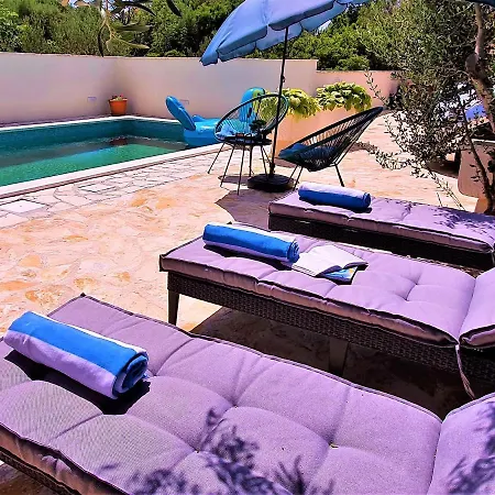 Spark With Heated Pool In Rogoznica Zečevo