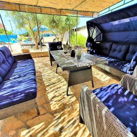 Spark With Heated Pool In Rogoznica *