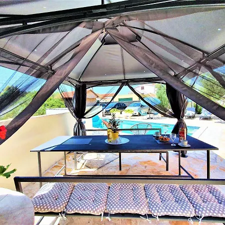 Spark With Heated Pool In Rogoznica