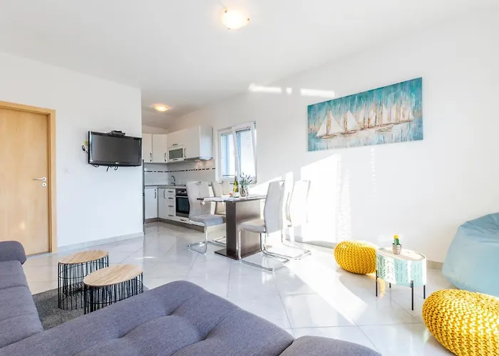 Villa Spark With Heated Pool In Rogoznica