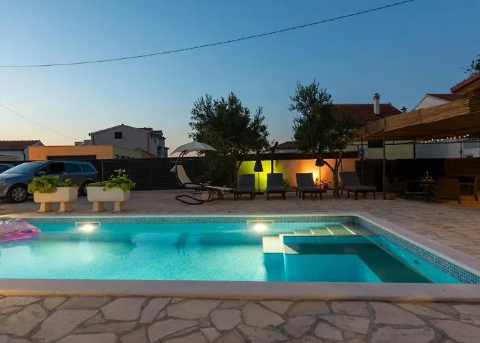 Villa Spark With Heated Pool In Rogoznica *
