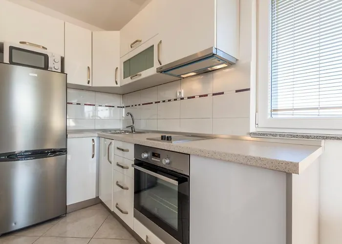 Villa Spark With Heated Pool In Rogoznica